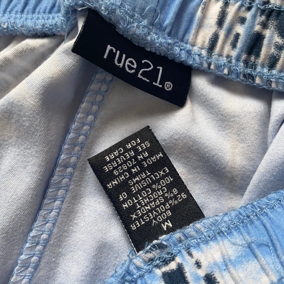 Flowy soft shorts - Picture 3 of 3